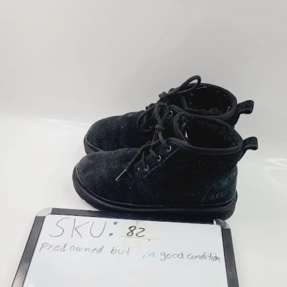 UGG Boy's Black Neumel 1001518 Suede Lace Up Ankle Winter Boot‎ Size 4